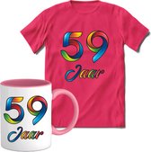 59 Jaar Vrolijke Verjaadag T-shirt met mok giftset Roze | Verjaardag cadeau pakket set | Grappig feest shirt Heren – Dames – Unisex kleding | Koffie en thee mok | Maat S