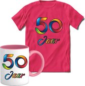 50 Jaar Vrolijke Verjaadag T-shirt met mok giftset Roze | Abraham en Sarah Verjaardag cadeau pakket set | Grappig feest shirt Heren – Dames – Unisex kleding | Koffie en thee mok | Maat L