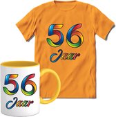 56 Jaar Vrolijke Verjaadag T-shirt met mok giftset Geel | Verjaardag cadeau pakket set | Grappig feest shirt Heren – Dames – Unisex kleding | Koffie en thee mok | Maat XXL