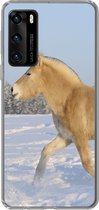 Geschikt voor Huawei P40 hoesje - Dravend fjord paard in de sneeuw - Siliconen Telefoonhoesje