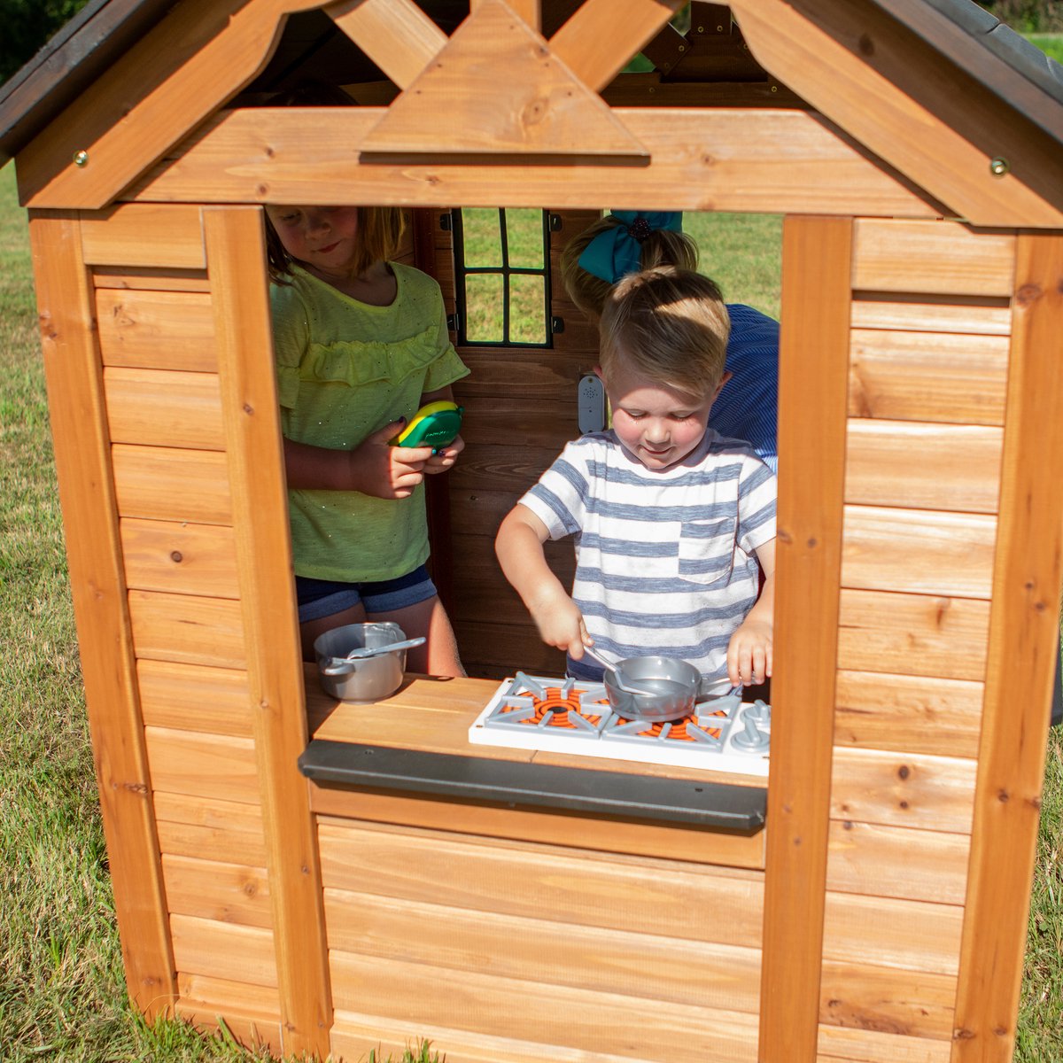 Backyard Discovery Sweetwater Speelhuis in Bruin / Grijs - Houten Speelhuisje met Speelkeuken en accessoires - Speelhuis voor de tuin / buiten — afbeelding 8
