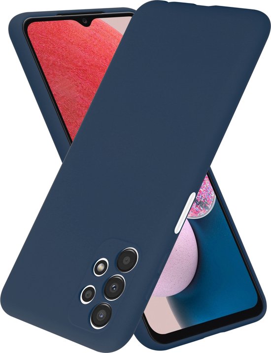 Donkerblauw siliconen telefoonhoesje met matte afwerking, geplaatst voor een Samsung A13.