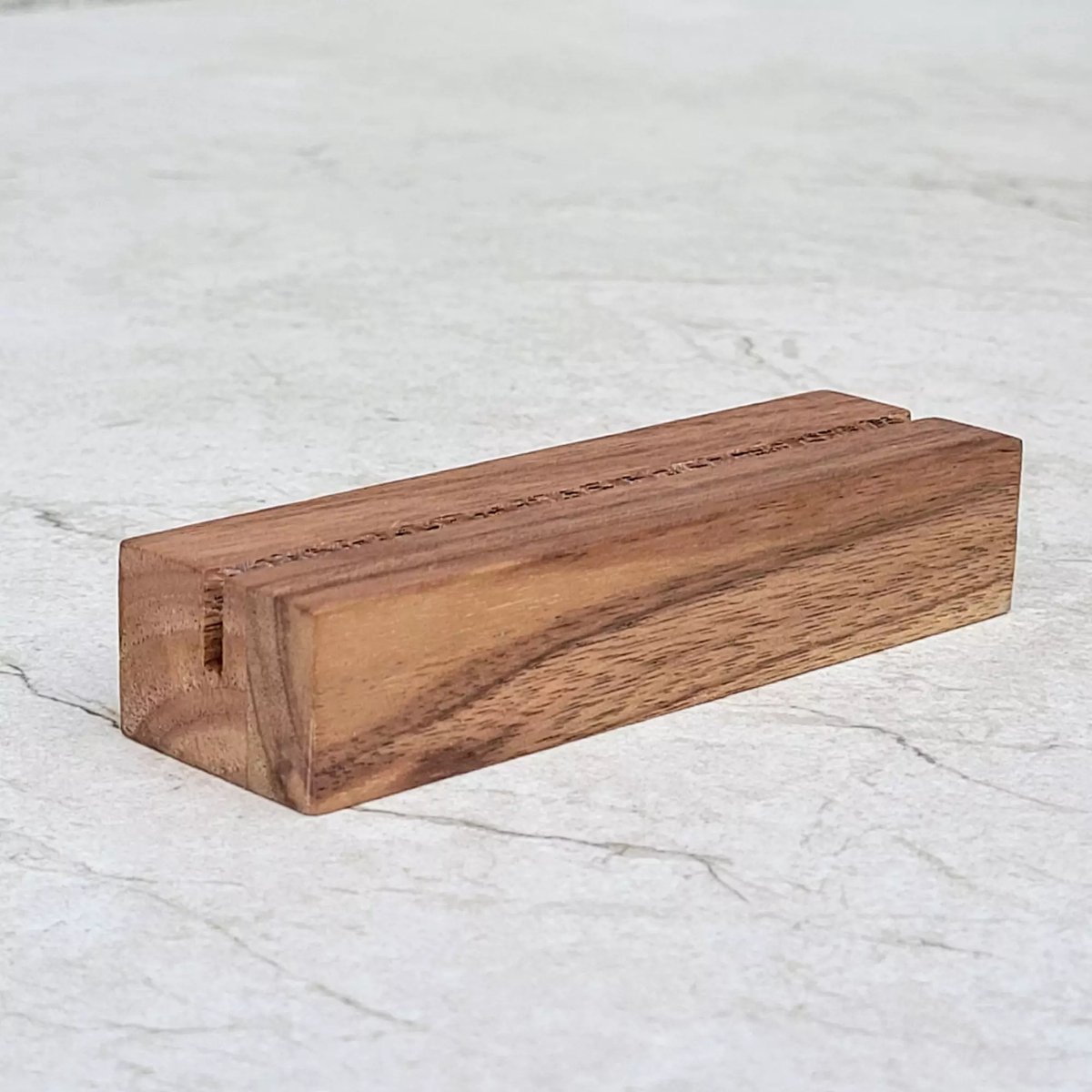 HOCHO Walnoten Houten Kaartenhouder 100x30x20 mm – Elegant & Functioneel