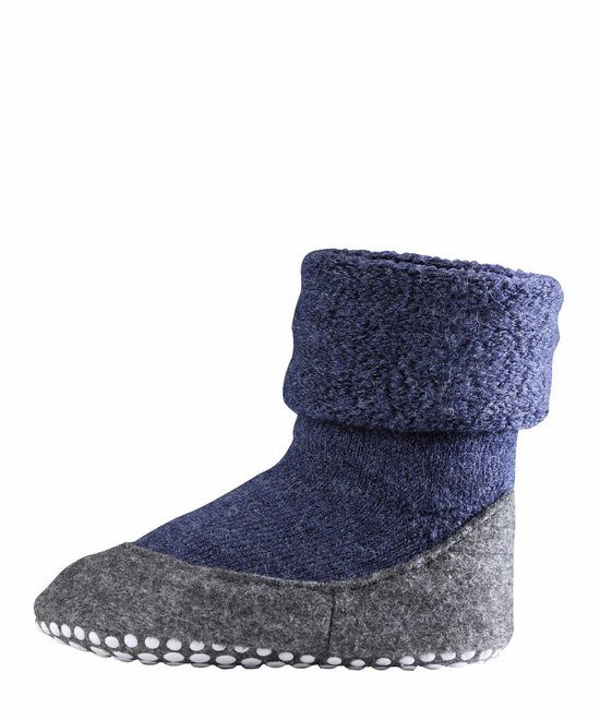Blauwe Falke pantoffelsok met opgerolde boord en grijze vilten zool met antislip noppen.