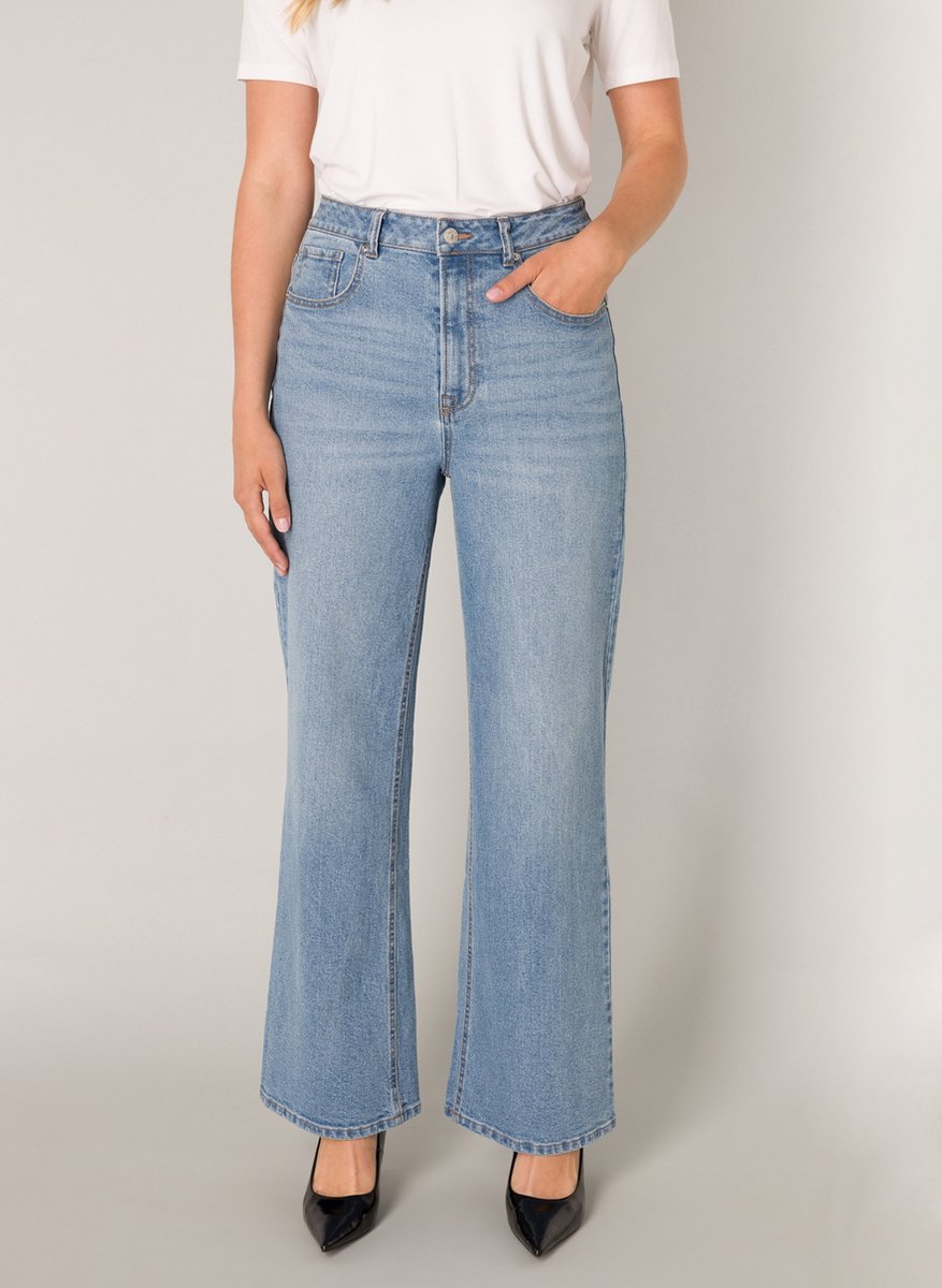BASE LEVEL Amy Bottoms - Light Blue - maat W36 / L32