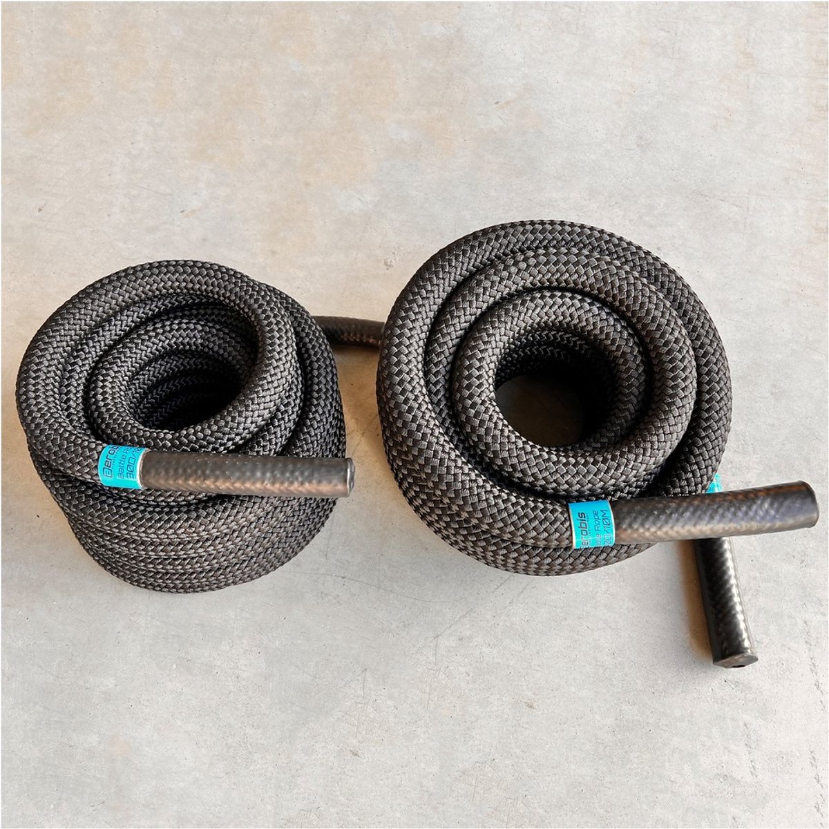 Aerobis Battle Rope Trainingstouw 30mm 15meter – Functioneel Trainingskoord voor Kracht en Uithoudingsvermogen – Duurzaam Polyester – Inclusief Bevestigingsset