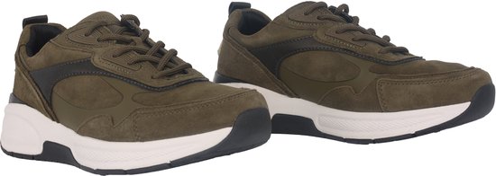 Paar groene Gabor sneakers met vetersluiting en witte zolen.