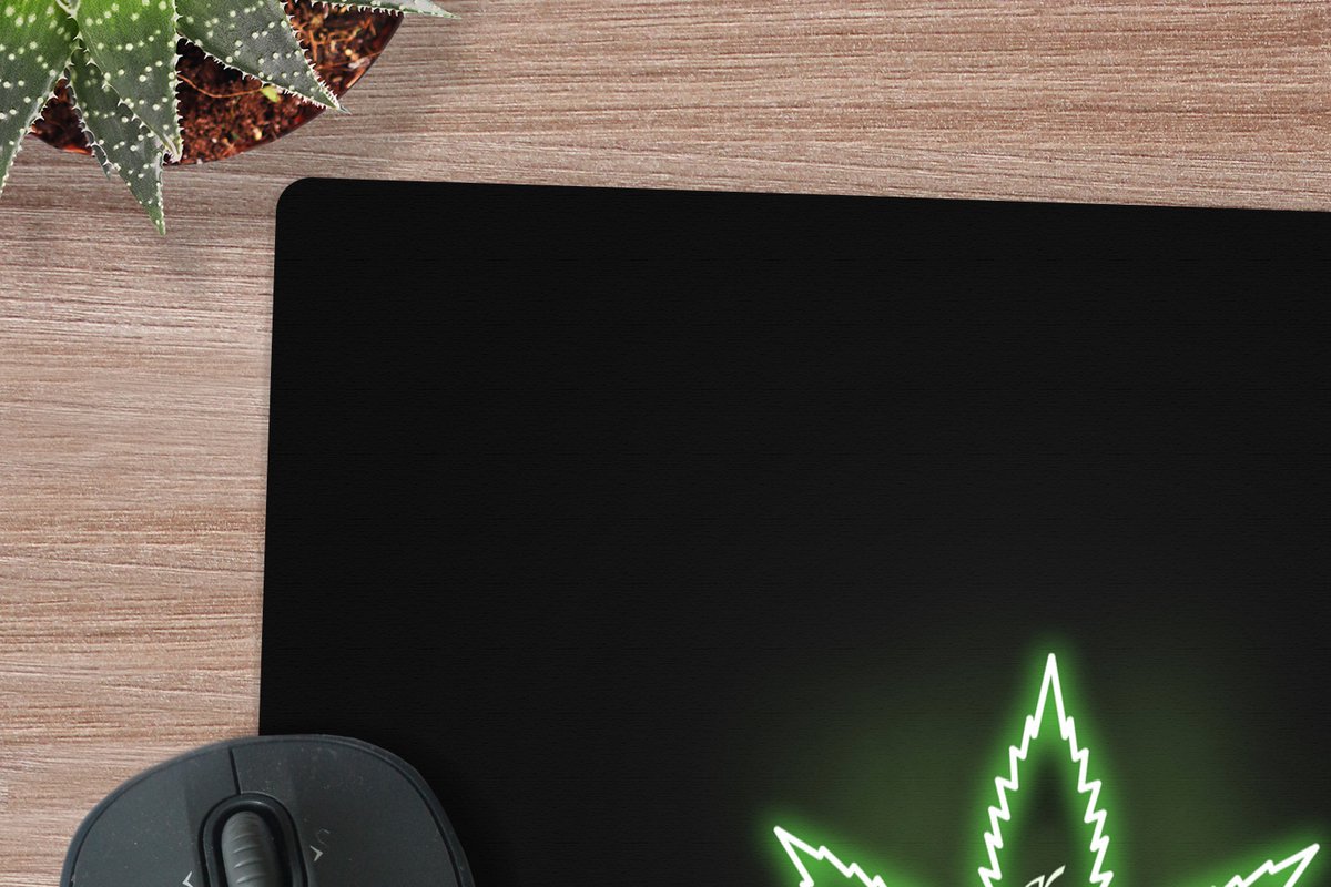 Muismat XXL 60x60 cm - Bureau onderlegger - Bureau mat Gaming - Tekst - Neon - Happy gaming - Groen - Bureaumat - Gaming mousepad xl - Bureaulegger groot - Computer deskmat - Geschikt voor Gaming Muis en Gaming PC set-up