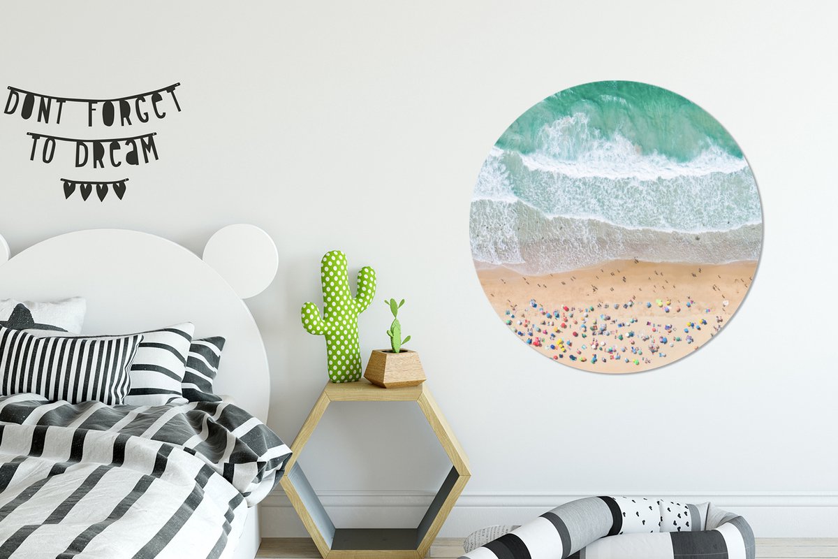 WallCircle - Wandcirkel - Muurcirkel - Zee - Strand - Parasols - Water - Zomer - Aluminium - Dibond - 90x90 cm - Binnen en Buiten