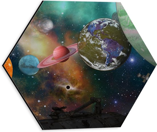 Dibond Hexagon - Alle Planeten van het Universum vanaf Ruimteschip - 30x26.1 cm Foto op Hexagon (Met Ophangsysteem)