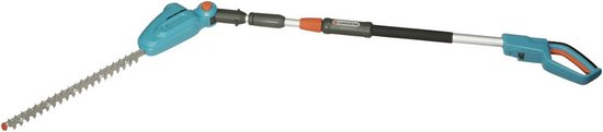 Turquoise heggenschaar met uitschuifbare steel, oranje handvat en het "GARDENA" logo.