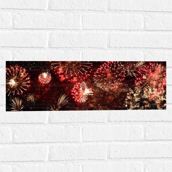 Muursticker - Verzameling Vuurwerkpijlen in Rode Tinten - 60x20 cm Foto op Muursticker