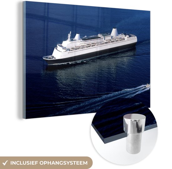 Glasschilderij - Een luchtfoto van cruiseschip op de blauwe zee - Plexiglas Schilderijen