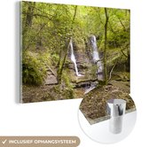 MuchoWow® Glasschilderij 120x80 cm - Schilderij acrylglas - Watervallen diep in de bossen van het Nationaal park Brecon Beacons - Foto op glas - Schilderijen