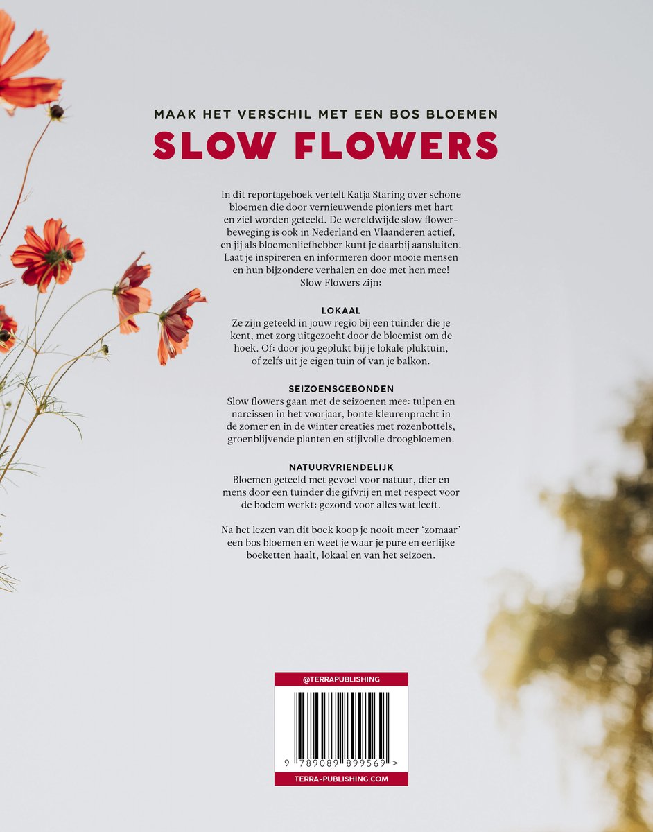 Boekhoes met oranje en rode bloemen, titel "SLOW FLOWERS".