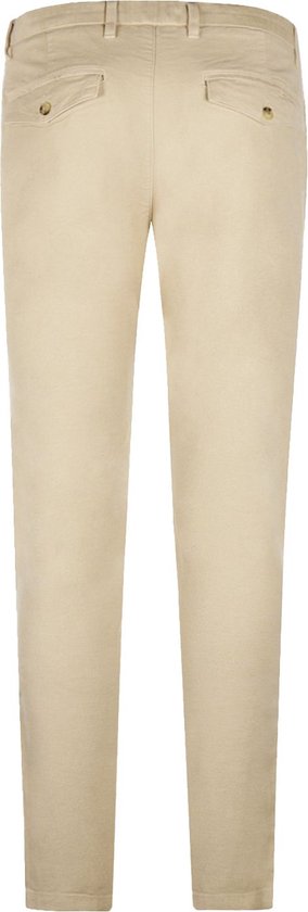 Achterkant crèmekleurige chino broek van moleskin, recht model, met twee paspelzakken.