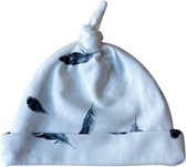 Huisje 4 Baby Muts – off white veertjes – Unisex Newborn Mutsje | Perfect Kraamcadeau voor Jongen & Meisje | Zacht, Ademend & Comfortabel