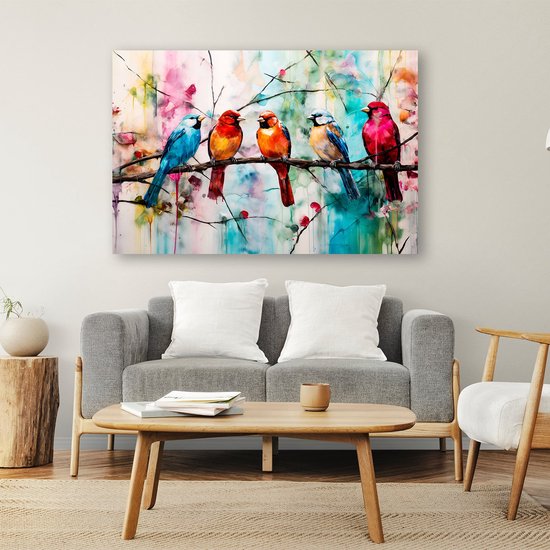 Levendige aquarel van vijf vogels zittend op een tak, boven een grijze bank met houten tafel.
