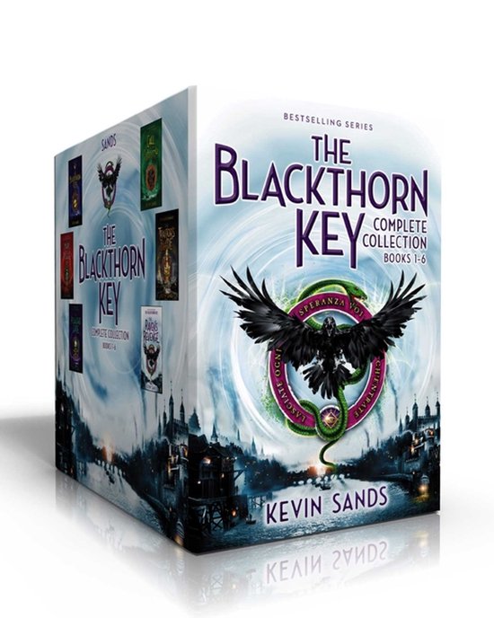 The Blackthorn Key Complete Collection, boeken 1-6, met een kraai en groene slang op een donkere, mistige achtergrond.