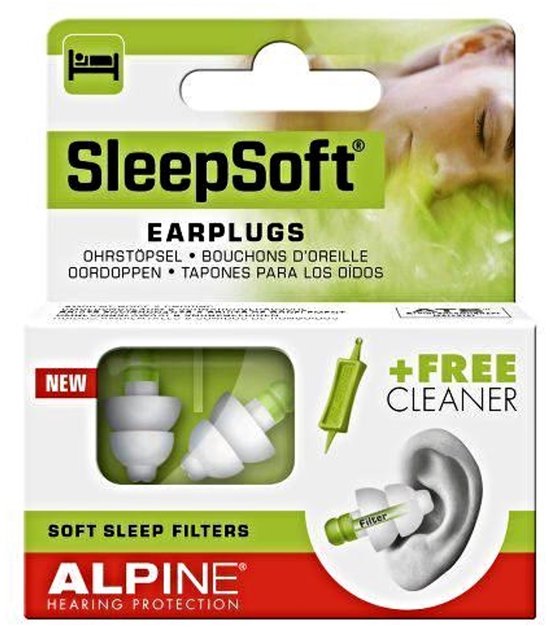 Verpakking van Alpine SleepSoft oordoppen met afbeelding van slapende persoon en een oor. Met teksten 'NEW', '+ FREE CLEANER', 'SOFT SLEEP FILTERS' en meertalige productnamen.