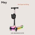 Roze kinderstep met LED-verlichting in wielen en op voetplateau. Geschikt van 3 jaar tot 50 kg.