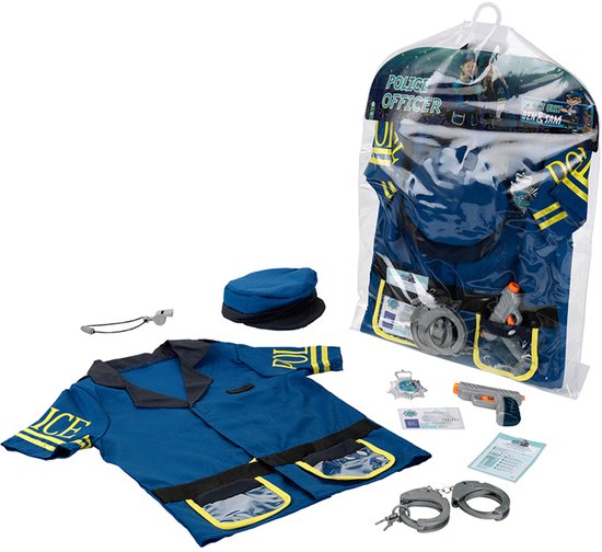 Blauw politieuniform met pet, handboeien, speelgoedpistool, fluitje en andere accessoires, uitgestald naast de plastic verpakking.