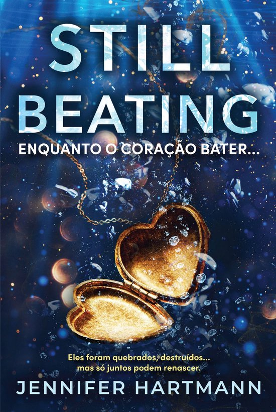 Boekcover met de titel 'STILL BEATING'. Een gouden medaillon drijft in donkerblauw water.