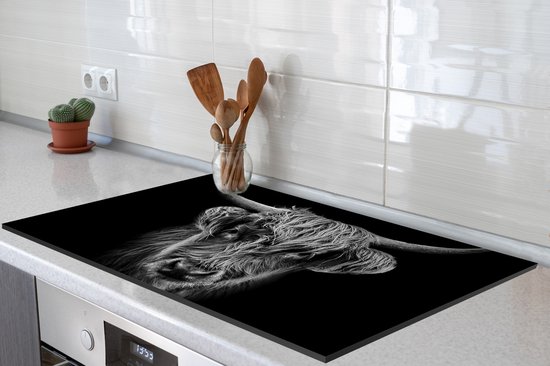 KitchenYeah® Inductie beschermer 91.6x52.7 cm - Schotse hooglander - Zwart - Koe - Dieren - Kookplaataccessoires - Afdekplaat voor kookplaat - Inductiebeschermer - Inductiemat - Inductieplaat mat