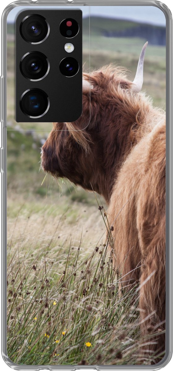 Telefoonhoesje Geschikt voor Samsung Galaxy S21 Ultra hoesje - Schotse Hooglander - Natuur - Zee - Siliconen Telefoonhoesje Telefoonhoesje