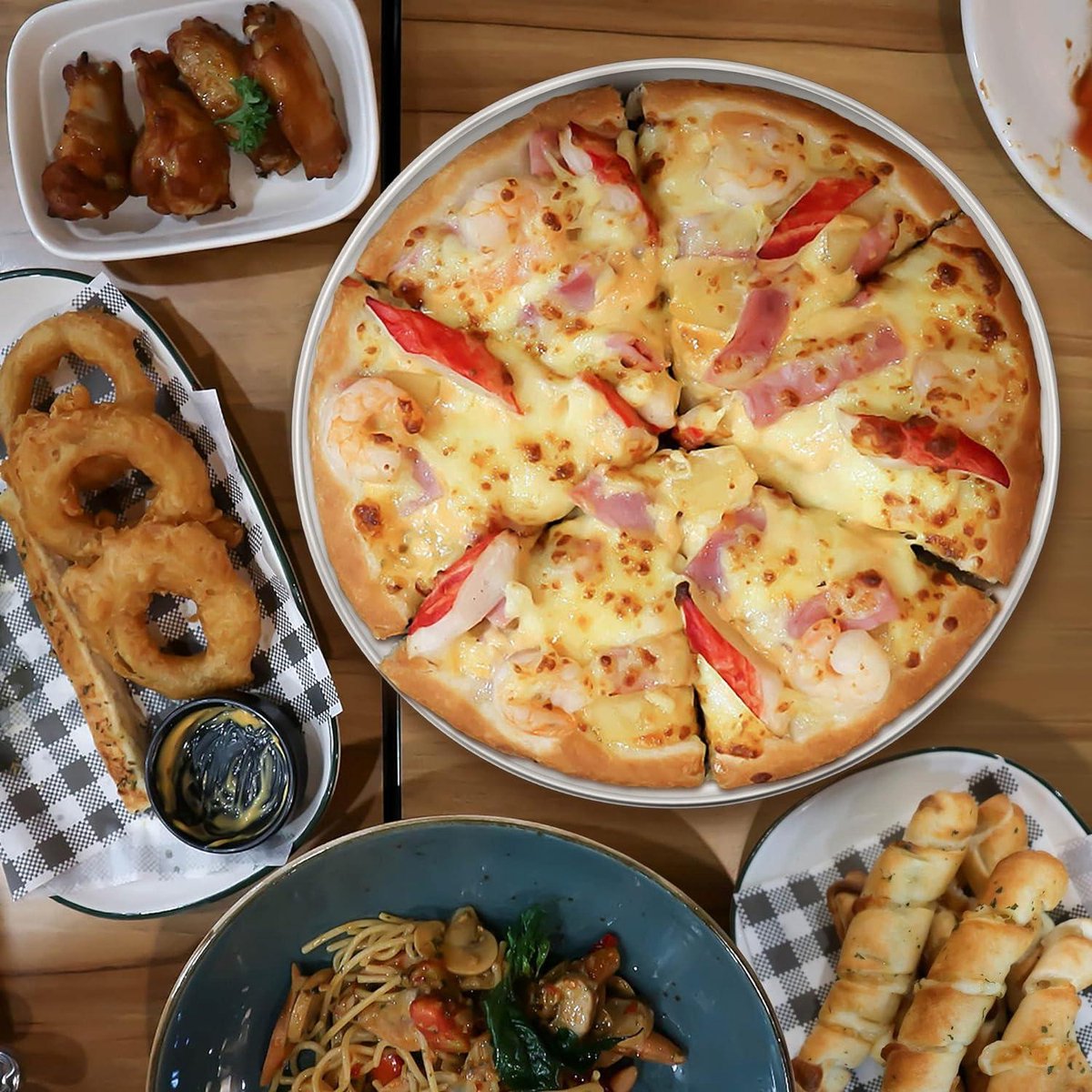 Pizzaplaat Roestvrijstalen Pizzapan, Pizzaplaat met antiaanbaklaag, Keuken Oven Ronde Pizzaplaat, Vaatwasmachinebestendig Bakplaat voor Thuis Keuken Pizza Bakplaat
