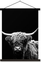 Posterhanger incl. Poster 120x160 cm - Schoolplaat - Schotse Hooglander - Koe - Zwart - Wit - Dieren - Textielposter - Zwarte latten