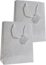 Set van 4x stuks luxe papieren giftbags/tasjes met glitters zilver 21 x 26 x 10 cm - cadeau tassen