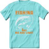 Fishing Has No Age Limit - Vissen T-Shirt | Oranje | Grappig Verjaardag Vis Hobby Cadeau Shirt | Dames - Heren - Unisex | Tshirt Hengelsport Kleding Kado - Licht Blauw - M