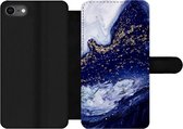 Bookcase Geschikt voor iPhone SE 2020 telefoonhoesje - Marmer print - Goud - Natuurstenen - Met vakjes - Wallet case met magneetsluiting