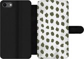 Bookcase Geschikt voor iPhone SE 2020 telefoonhoesje - Marmer print - Stippen - Groen - Met vakjes - Wallet case met magneetsluiting