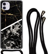 Hoesje met koord Geschikt voor iPhone 12 - Marmer print - Goud - Luxe - Siliconen - Crossbody - Backcover met Koord - Telefoonhoesje met koord - Hoesje met touw