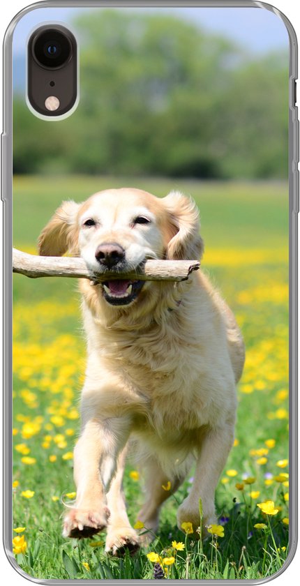 Geschikt voor iPhone XR hoesje - Golden Retriever met een tak in de mond tussen de gele bloemen - Siliconen Telefoonhoesje