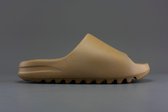 YEEZY SLIDE ''OCHRE'' GW1931 Maat 42 Bruin