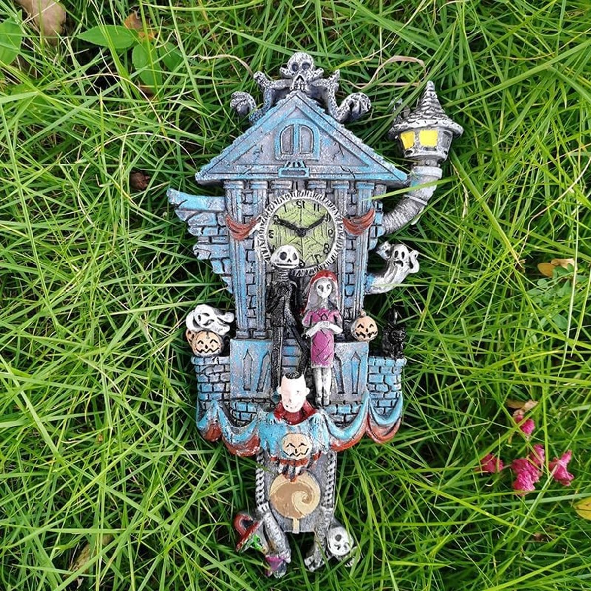 Halloween boshuisklok van kunsthars met koekoek en slinger, sfeervolle wandklok voor feestelijke decoratie tijdens Halloween en kerst, uniek en decoratief ontwerp