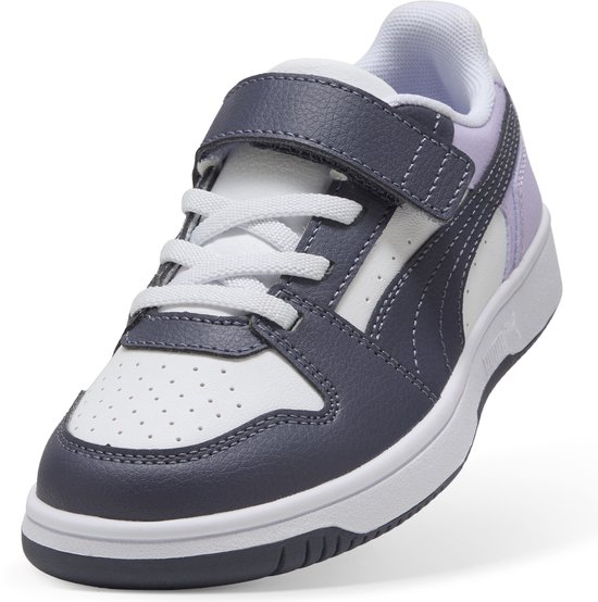 PUMA Rebound Slam Lo sneaker in wit en donkergrijs met lavendel accenten en geperforeerde neus.