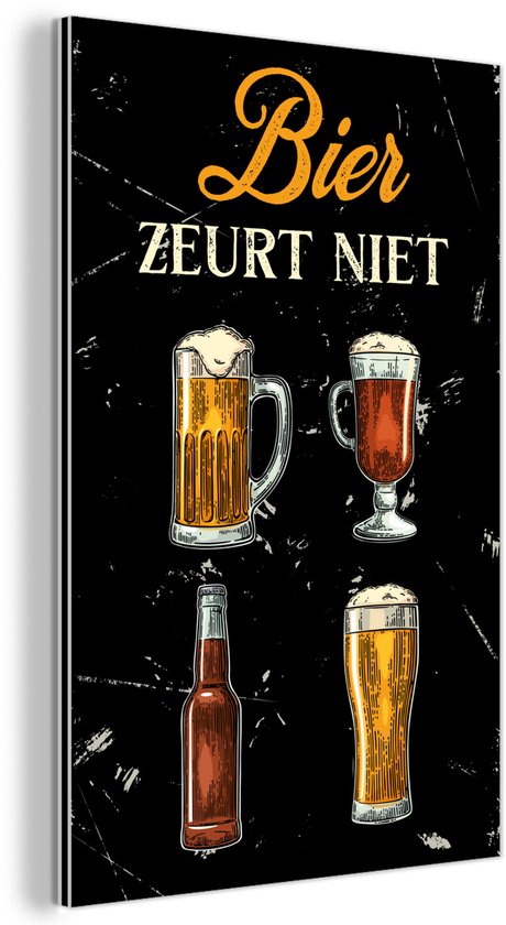 Aluminium schilderij 60x90 cm - Wanddecoratie metaal - Bier - Glazen - Mancave - Alcohol - Metalen muurdecoratie woonkamer - Decoratie industrieel - Foto op dibond - Industriële accessoires slaapkamer - Cadeau voor vrouw - Cadeau voor man
