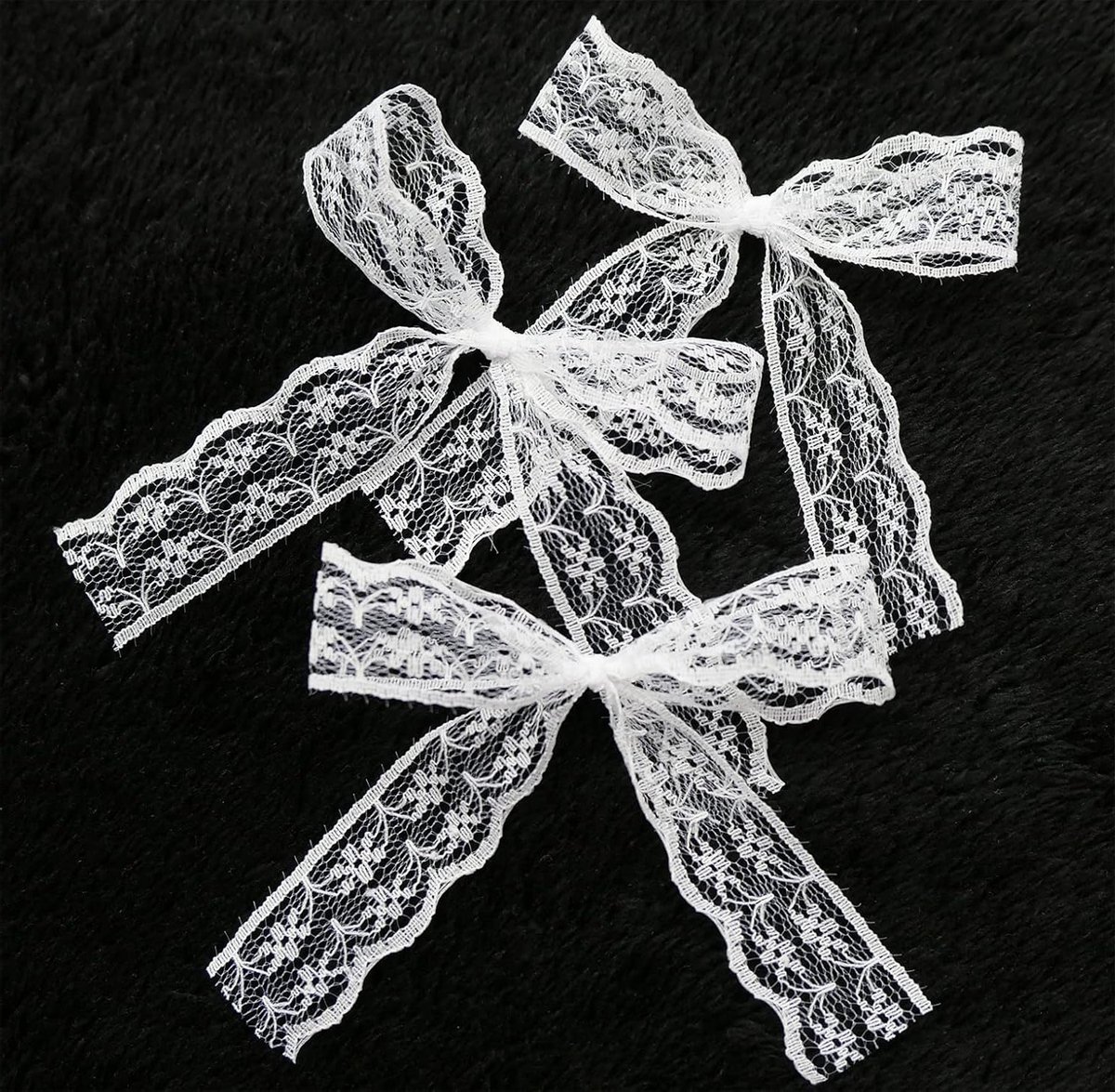 50 Stuks Witte Kant Strikjes - Decoratieve Strikken voor Bruiloft, Feestjes en Cadeaus - Vintage DIY Versieringen en Haaraccessoires