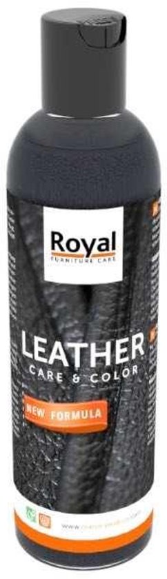 Fles Royal leerverzorging en kleur met de tekst "NEW FORMULA".