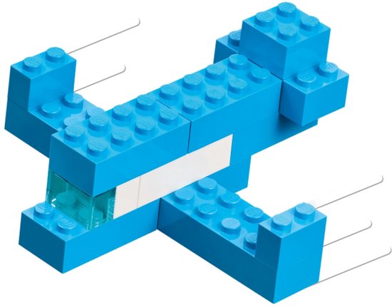 Een helderblauwe LEGO-vliegtuig met witte vleugels en een transparant blauw raampje.