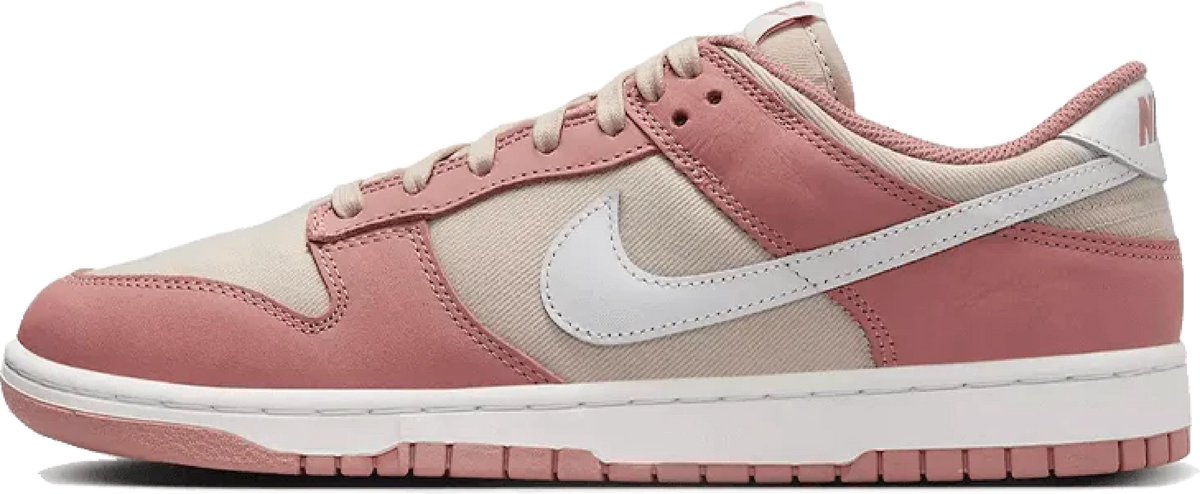 Nike Dunk Low ‘ Stardust’ . Wit