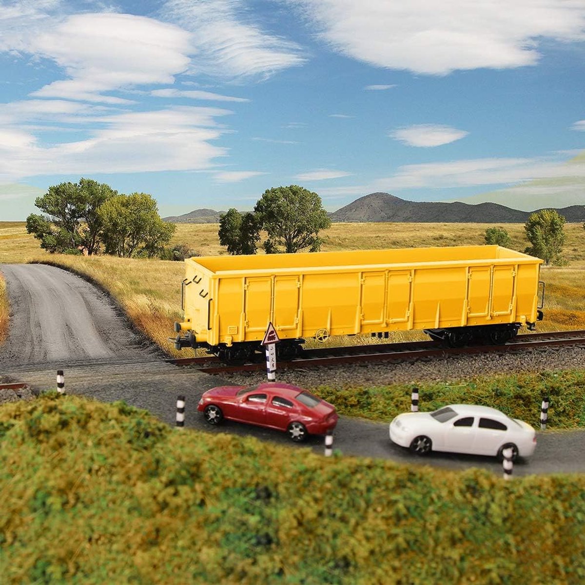 Open Goederenwagen - H0 wagon Hoogboordwagen - Modelspoor Transport - Container en Olietank Vervoer - 152 cm lengte - Geel
