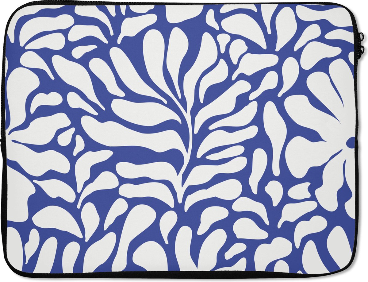 Laptophoes 15.6 inch - Bloemen patroon - Blauw - Wit - Bladeren - Laptop sleeve - Binnenmaat 37x26 cm - Zwarte achterkant