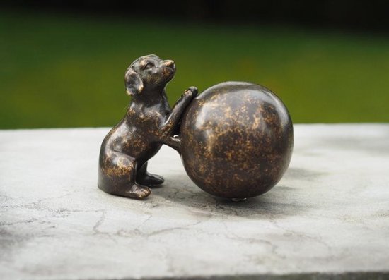 Urn brons - Grafdecoratie - bronzen beeld - Hond met bal - 7 cm hoog