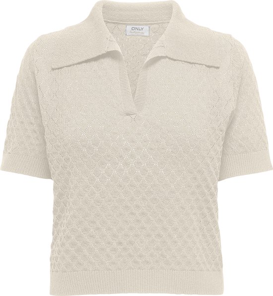 Polo en tricot beige à manches courtes et col ouvert. Le haut présente un motif en losanges ajouré. Le devant est visible.
