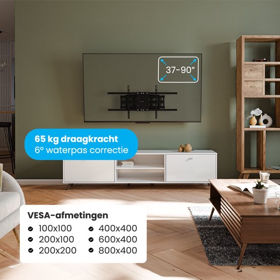 Zwarte TV muurbeugel gemonteerd aan muur met LED verlichting achter de TV, 65kg draagkracht, 6° waterpas correctie.